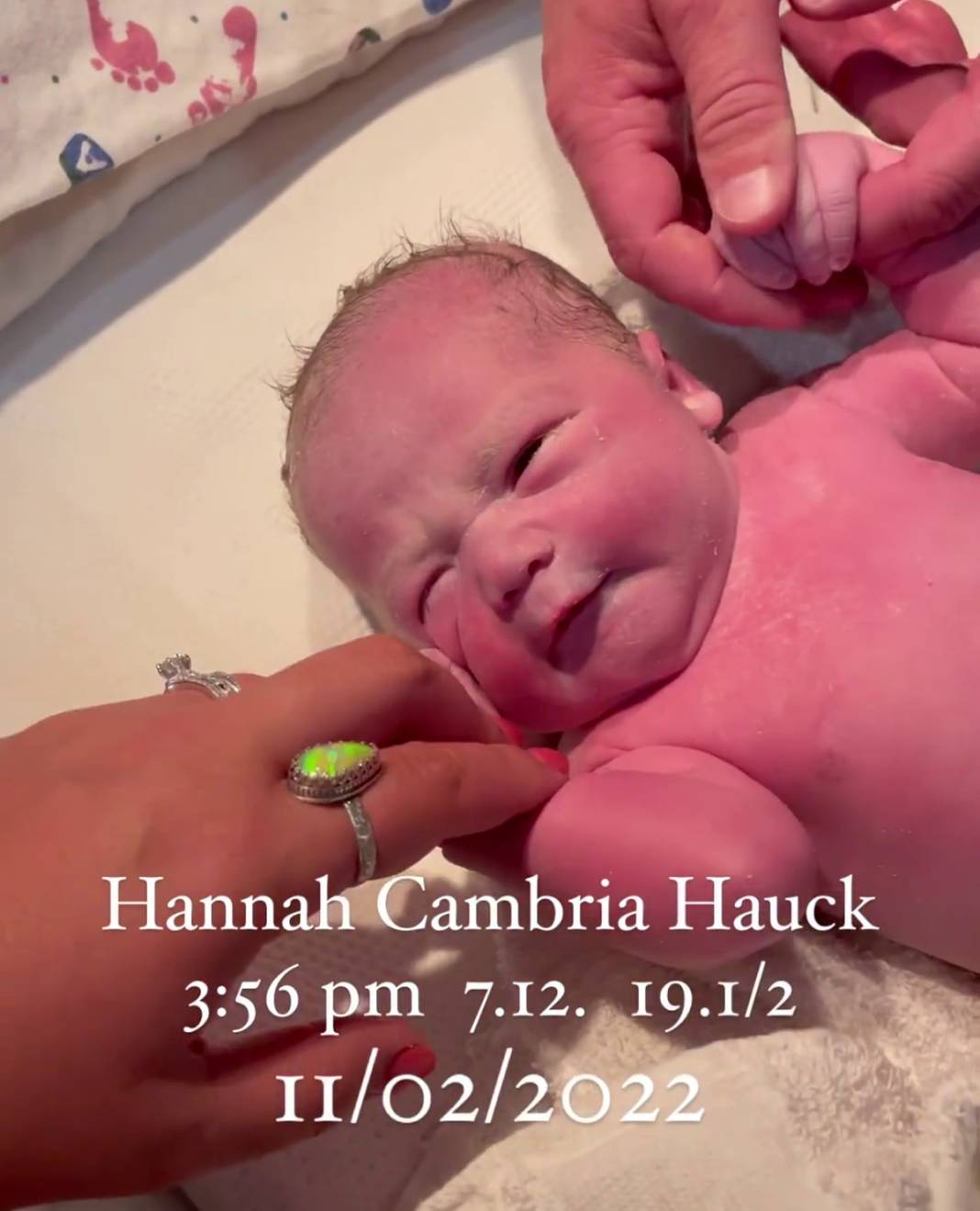 56 yaşındaki kadın, torununu doğurdu 9